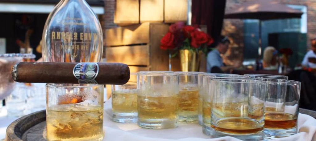 LaCasa Cigar Bar and Cocktails