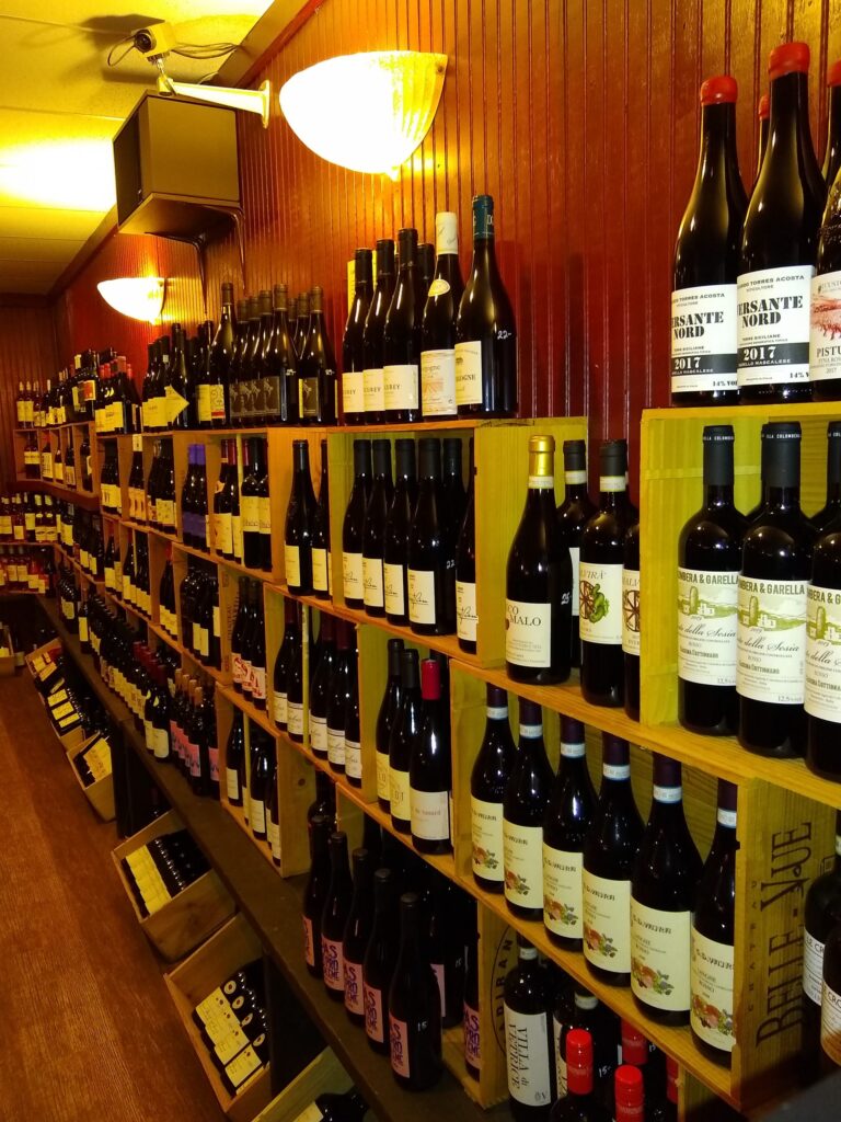 Motor City Wine features live music performances