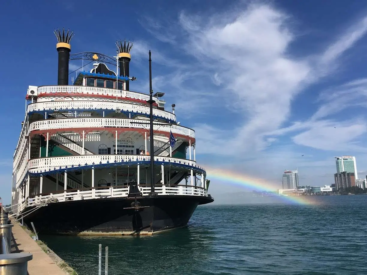 Detroit River Cruise