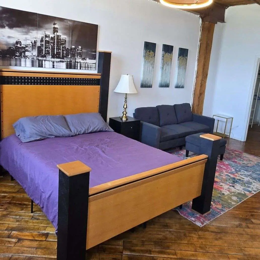 Detroit MotorCity Riverfront Loft Image 1