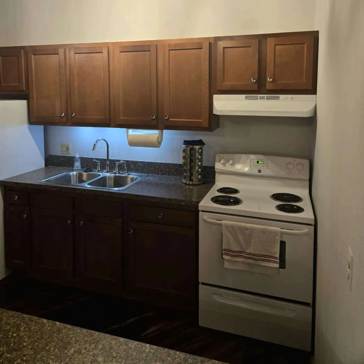 Detroit Motown Loft kitchen